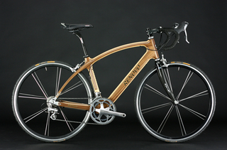 Illustration for article titled Wood-Framed Renovo Bicycle Reminds Us of Simpler Times